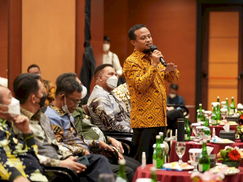 Berhasil Turunkan Angka Ketidaksesuaian Tatakan Secara Drastis, Gubernur Sulsel Raih Penghargaan