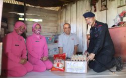 Brimob Peduli Salurkan Ratusan Paket Sembako