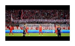 Tragedi Kanjuruhan, Fans Bayer Munich bentangkan Spanduk Raksasa : Lebih dari 100 Orang Dibunuh Polisi