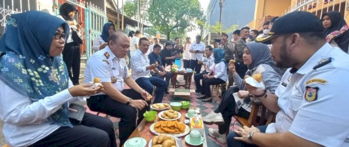 Wawali Fatma Tinjau Lorong Wisata Kecamatan Panakkukang, Cicipi Kue Tradisional UMKM Warga