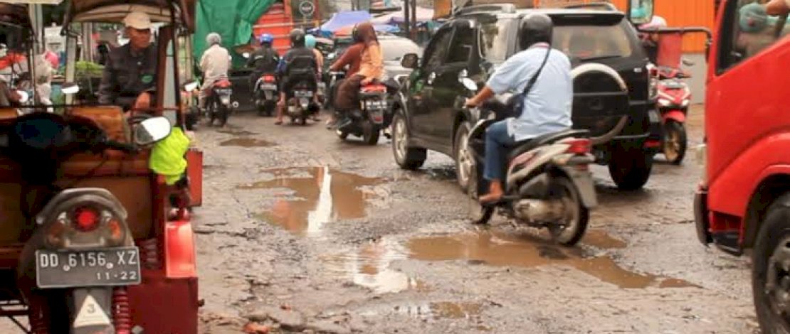 Jalan Antang Raya yang mengalami kerusakan parah akan segera dikerjakan oleh Dinas PUTR Sulsel.