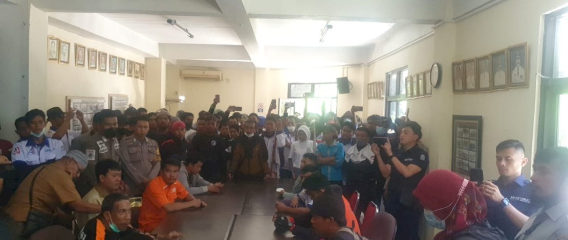 Anggota DPRD Makassar Janji Tindaklanjuti Aspirasi Mahasiswa dan Buruh Soal Ketenagakerjaan