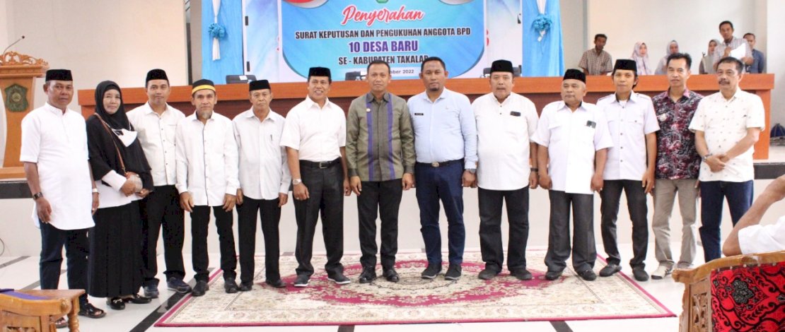 Bupati Takalar, Syamsari Kitta melantik pengurus Badan Permusyawaratan Desa (BPD) pada 10 desa baru hasil pemekaran, Jumat (7/10/2022) di Baruga I Manindori, Kantor Bupati Takalar.