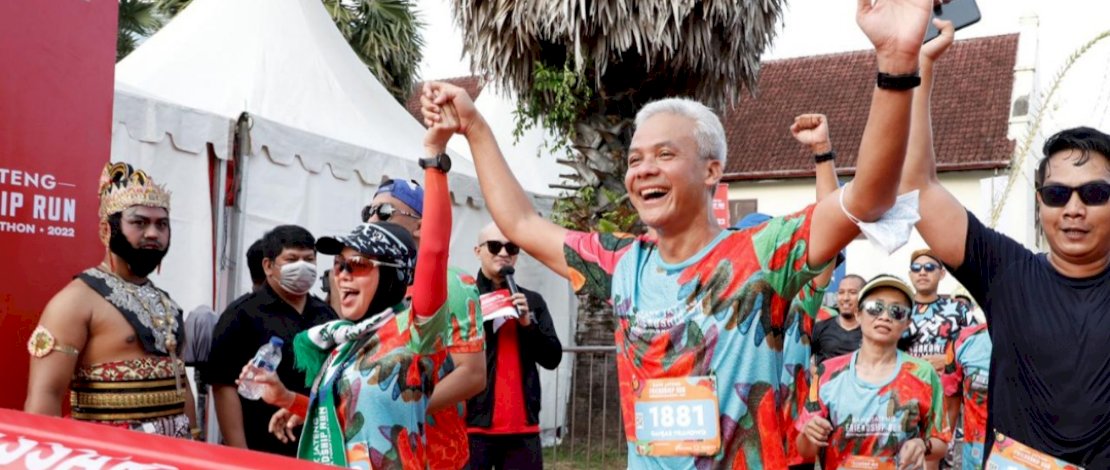 Gubernur Jawa Tengah, Ganjar Pranowo, turut berpartisipasi dalam event olahraga Bank Jateng Friendship Run 2022 di Kota Makassar, Minggu, 9 Oktober 2022. Gubernur Jawa Tengah, Ganjar Pranowo, turut berpartisipasi dalam event olahraga Bank Jateng Friendship Run 2022 di Kota Makassar, Minggu, 9 Oktober 2022.