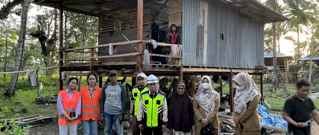 Dinas Perumahan, Kawasan Permukiman dan Pertanahan Provinsi Sulawesi Selatan melakukan rehabilitasi rumah korban bencana di Kabupaten Wajo.