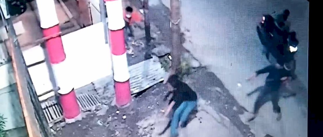 Satu Orang Kena Busur Usai Perumahan Warga Diserang