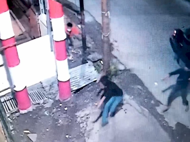 Satu Orang Kena Busur Usai Perumahan Warga Diserang
