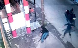 Satu Orang Kena Busur Usai Perumahan Warga Diserang