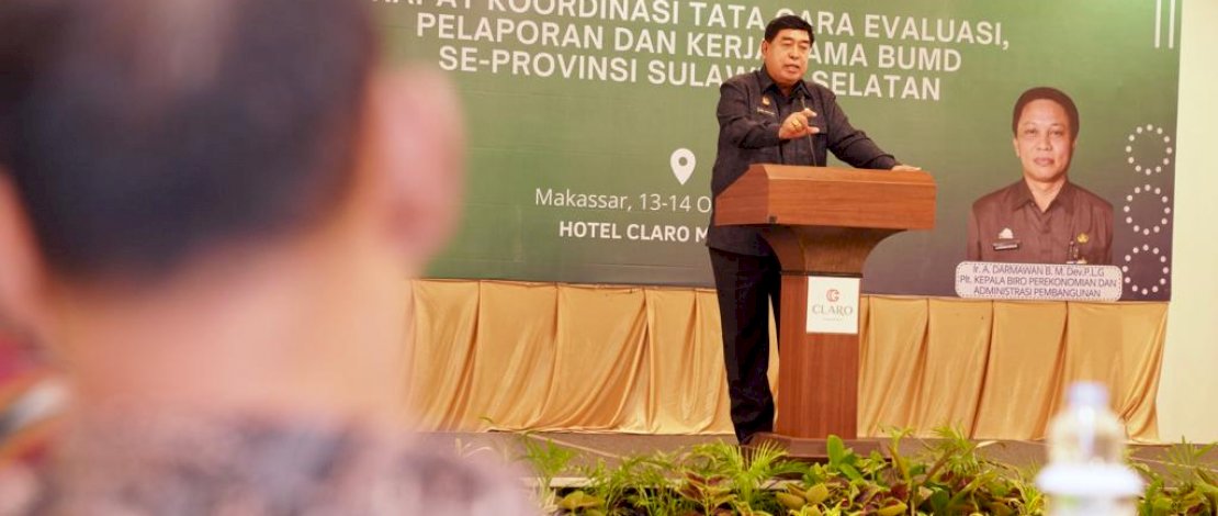 Sekertaris Daerah Provinsi Sulawesi Selatan, Abdul Hayat Gani, membuka Rapat Koordinasi Tata Cara Evaluasi Pelaporan dan Kerja Sama Badan Usaha Milik Daerah Se-Provinsi Sulsel, di HotelClaro Makassar, Kamis, 13 Oktober 2022.