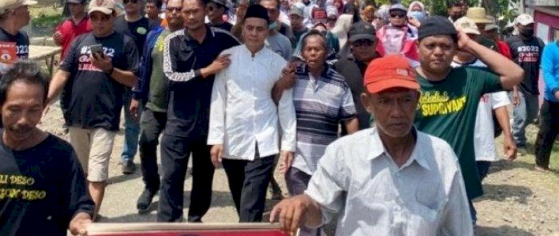 Sosok supriyanto, Kades Viral yang didukung ribuan warga. Sosok supriyanto, Kades Viral yang didukung ribuan warga.