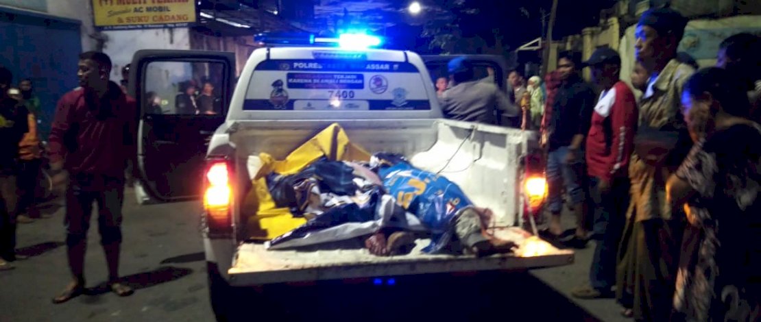 Pemotor di Makassar Tewas Usai Ditabrak Mobil Berkecepatan Tinggi Pemotor di Makassar Tewas Usai Ditabrak Mobil Berkecepatan Tinggi