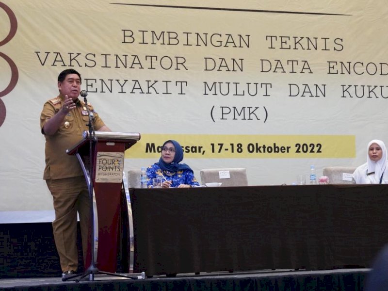 Abdul Hayat Buka Bimtek Vaksinator dan Data Encoder Penyakit Mulut dan Kuku