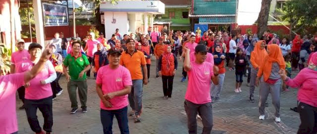 Kegiatan Senam Pagi Kecamatan Ujung Tanah 2009 lalu