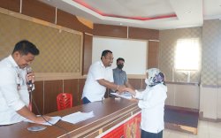 Serahkan SK RT/RW ini Harapan Camat Tamalate