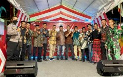 Hadiri Pesta Rakyat Camba Berua, Sekcam Ujung Tanah Minta Warga Lestarikan Longwis