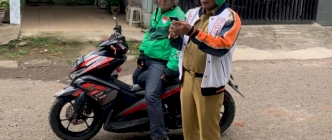 Ojol Day, Camat Ujung Tanah Berangkat Ke Kantor Naik Grab