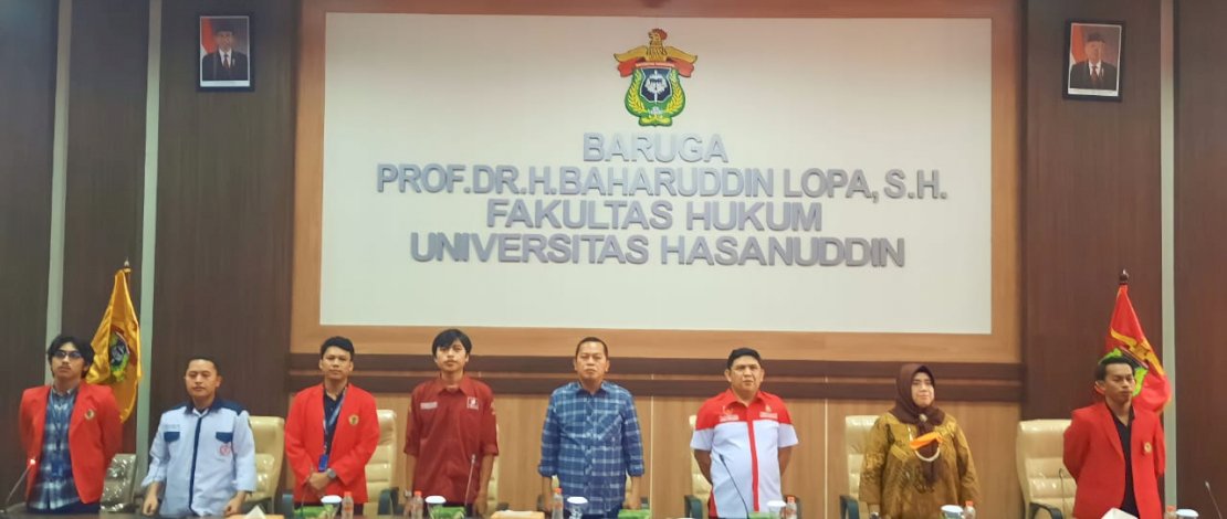 Fakultas Hukum Universitas Hasanuddin (FH Unhas) menggelar pembukaan Pembinaan Mahasiswa Hukum (PMH), secara luring di Baruga Prof Dr H Baharuddin Lopa SH, Sabtu, 22 Oktober 2022.