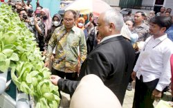 Danny Ajak Tamu Internasional Belgia dan Amerika Serikat Keliling Lorong Wisata Taego