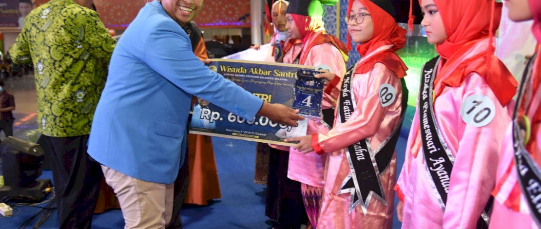 Wisuda Akbar Santri Se Sulsel, yang dilaksanakan oleh LPPTKA Badan Komunikasi Pemuda Remaja Masjid Indonesia (BKPRMI), di Balai Sidang Unismuh, Minggu, 23 Oktober 2022. Wisuda Akbar Santri Se Sulsel, yang dilaksanakan oleh LPPTKA Badan Komunikasi Pemuda Remaja Masjid Indonesia (BKPRMI), di Balai Sidang Unismuh, Minggu, 23 Oktober 2022.