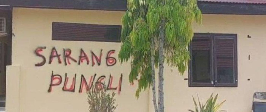 Pencoret 'Sarang Pungli-Sarang Korupsi' di Polres Luwu Belum Ada Sanksi Pencoret 'Sarang Pungli-Sarang Korupsi' di Polres Luwu Belum Ada Sanksi