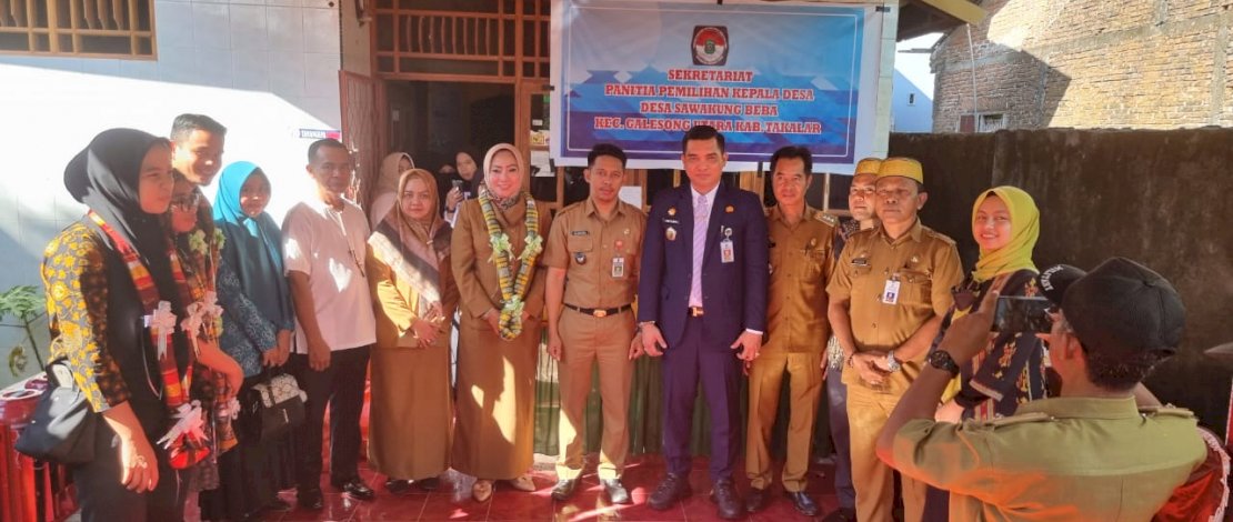 Dirjen Bina Pemdes Kementrian Dalam Negeri melakukan kunjungan pada salah satu desa yang baru terbentuk di Kabupaten Takalar, Selasa, 25 Oktober 2022. 