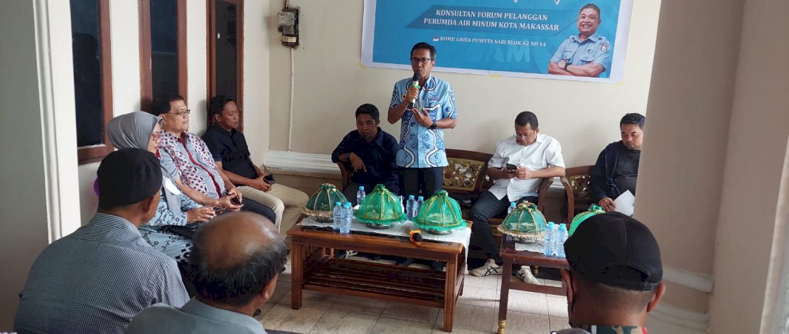 Forum Pelanggan Perumda Air Minum (PDAM) Kota Makassar menggelar silaturahim dengan mengangkat tema Temu Pelanggan, yang dilaksanakan di Kelurahan Borong, Kecamatan Manggala, Kamis, 27 Oktober 2022. Forum Pelanggan Perumda Air Minum (PDAM) Kota Makassar menggelar silaturahim dengan mengangkat tema Temu Pelanggan, yang dilaksanakan di Kelurahan Borong, Kecamatan Manggala, Kamis, 27 Oktober 2022.
