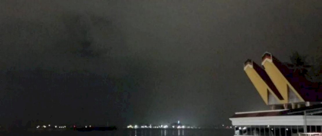 Lae-lae Kini Bersinar Terang, Aliran Listrik 24 Jam bikin Pulau ini Terlihat Indah dari Pantai Losari