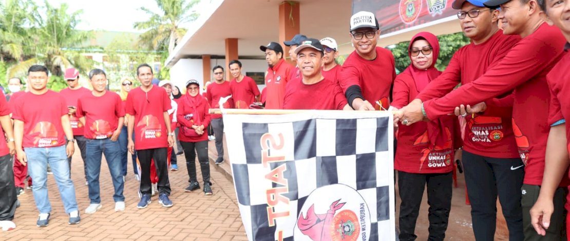 Danny Pomanto Lepas Peserta Jalan Sehat IKA Unhas Gowa