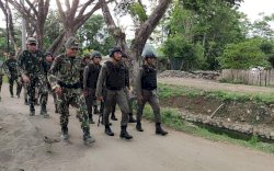 Jalan Kaki Menuju Mako, Ternyata Ini Makna dari Acara Tradisi Penerimaan Personel Baru Brimob Bone