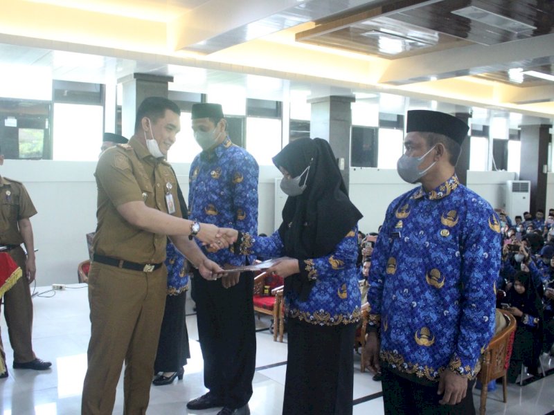 296 PPPK Formasi Guru Tahun 2021 Lingkup Pemkab Takalar Terima SK Pengangkatan