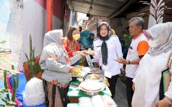 Fatmawati Rusdi Turun Langsung Nilai UKM di Longwis
