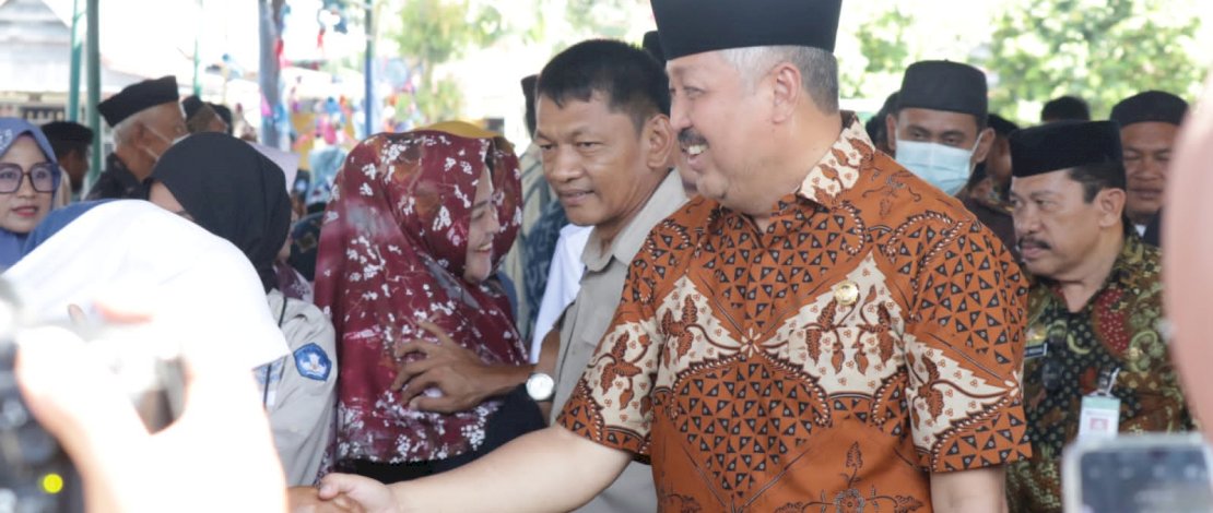 Maulid di Patampanua, Bupati Pinrang Serahkan Bantuan untuk Mustahiq