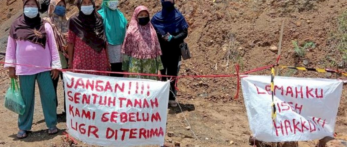 masyarakat wadas protes menuntun pembayaran UGR (dok detik.com) masyarakat wadas protes menuntun pembayaran UGR (dok detik.com)
