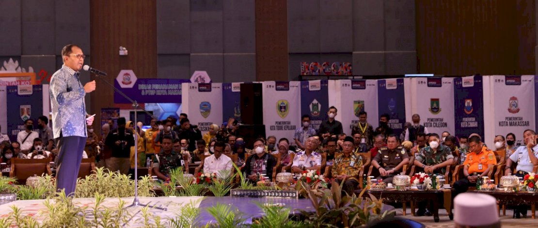 Wali Kota Makassar, Moh Ramdhan "Danny" Pomanto, mengundang langsung seluruh Wali Kota se Indonesia untuk menghadiri puncak Hari Ulang Tahun (HUT) ke - 415 Tahun Kota Makassar.