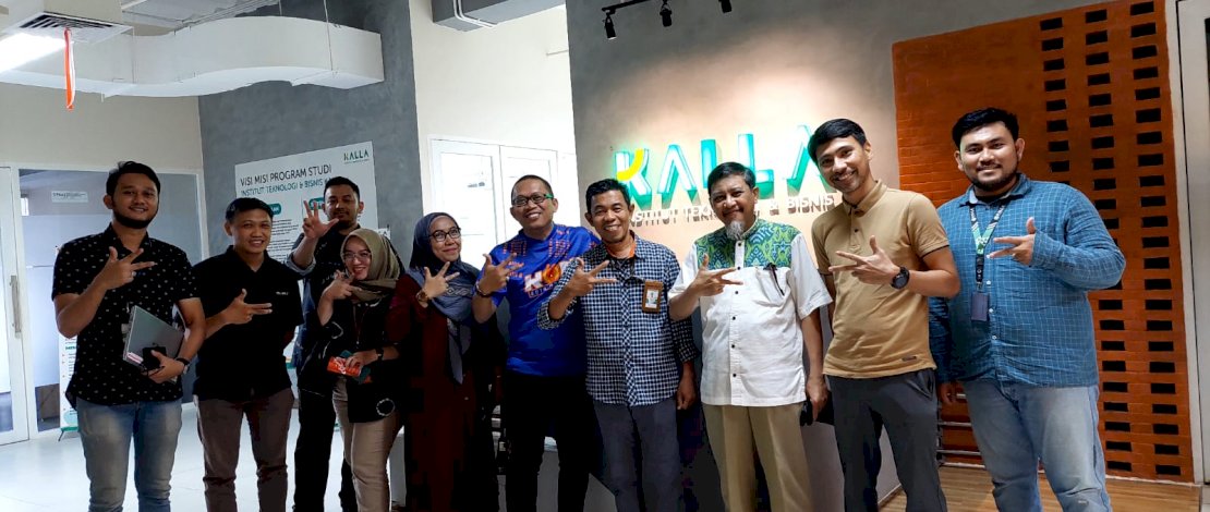 Kalla Institute dan Indonesian Marketing Association berdiskusi perihal kerjasama di bidang pendidikan, penelitian dan pengabdian, di Kampus Kalla Institute Lt 5, Officebuilding Nipah Park, Senin, 7 November 2022. Kalla Institute dan Indonesian Marketing Association berdiskusi perihal kerjasama di bidang pendidikan, penelitian dan pengabdian, di Kampus Kalla Institute Lt 5, Officebuilding Nipah Park, Senin, 7 November 2022.