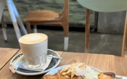 Stop Pakai Garpu!, Cara Makan Croissant yang Tepat Pakai Pakai Tangan 