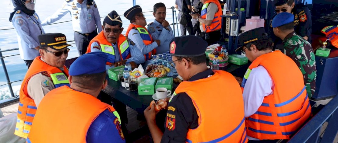 Kepala Kantor Wilayah Kemenkumham Sulsel, Liberti Sitinjak, menggandeng Bea Cukai dan Karantina Kesehatan melakukan operasi gabungan di Pelabuhan Soekarno Hatta, Selasa, 8 November 2022.