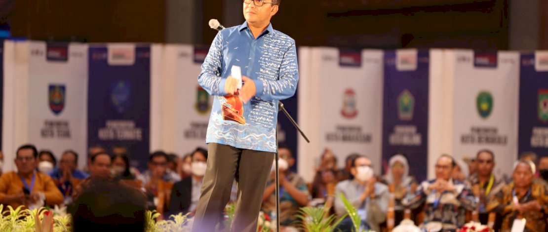 Wali Kota Makassar, Moh Ramdhan Pomanto secara resmi membuka Makassar Investment Forum 2022, di Hotel Fourpoints by Sheraton, Makassar, Selasa, 8 November 2022.