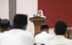 Buka Pelatihan Bagi Kepala Desa Se Lutra, Bupati Indah Tekankan Pesan Presiden Jokowi