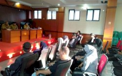 Kumpulkan Pengawas Kebersihan Lingkup Kecamatan Mamajang, Berikut Arahan Sekcam Andi Asdhar
