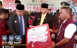 Kemensos Serahkan Bantuan Atensi Saat Peringatan Hari Pahlawan di Luwu Timur