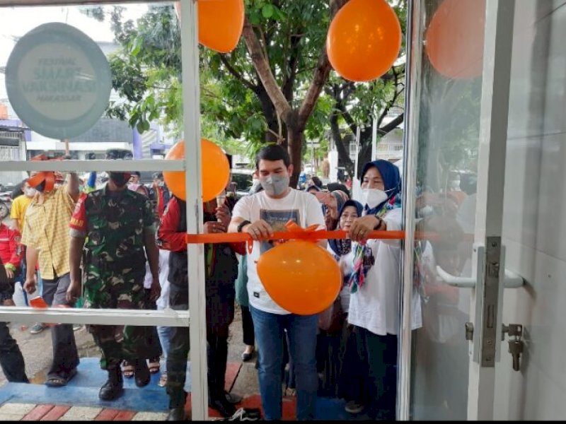Perangi Covid-19, Camat MAmajang Resmikan Kontainer Makassar Recover