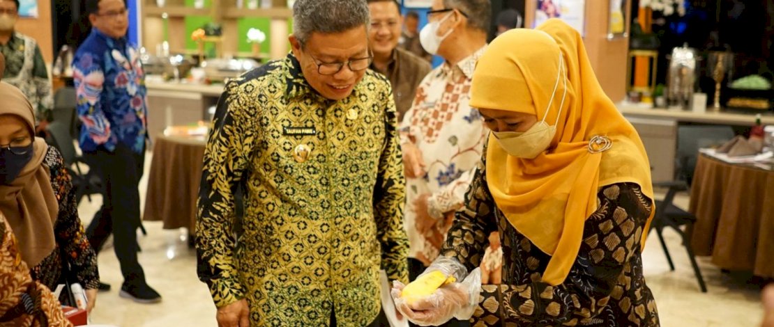 Gubernur Jawa Timur, Khofifah Indar Parawansa, menjadi pembicara pada Pelatihan Pengembangan Kompetensi ASN Pemkot Parepare, yang digelar di Kantor Badan Pengembangan Sumber Daya Manusi (BPSDM) Pemprov Jawa Timur, Rabu, 26 Oktober 2022. Gubernur Jawa Timur, Khofifah Indar Parawansa, menjadi pembicara pada Pelatihan Pengembangan Kompetensi ASN Pemkot Parepare, yang digelar di Kantor Badan Pengembangan Sumber Daya Manusi (BPSDM) Pemprov Jawa Timur, Rabu, 26 Oktober 2022.
