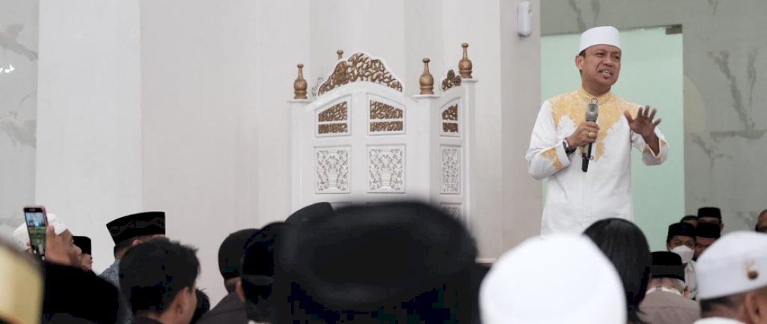 Pemkab Gowa melaksanakan Tabligh Akbar bersama Ustads Das'ad Latif, di Masjid Agung Syekh Yusuf, Minggu malam, 13 November 2022.  
