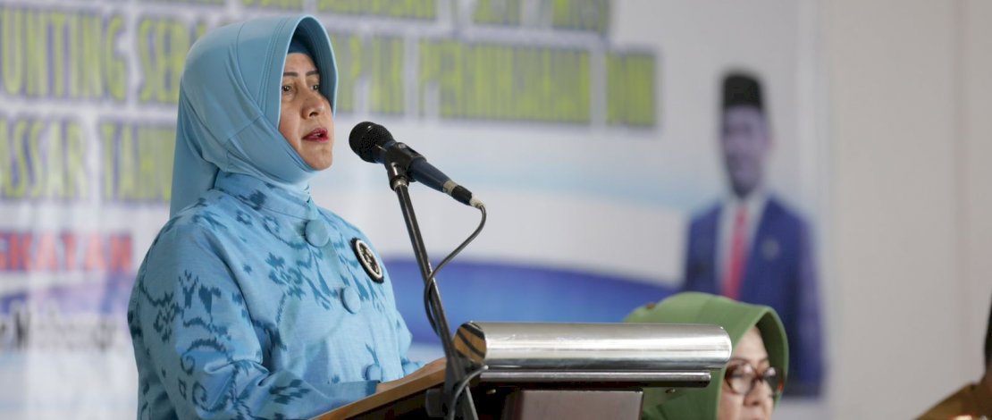 Ketua TP PKK Kota Makassar Indira Yusuf Ismail, menjadi narasumber pada Sosialisasi Pendewasaan Usia Perkawinan Cegah Stunting, yang dilaksanakan di Hotel Karebosi Premier, Senin, 14 November 2022.