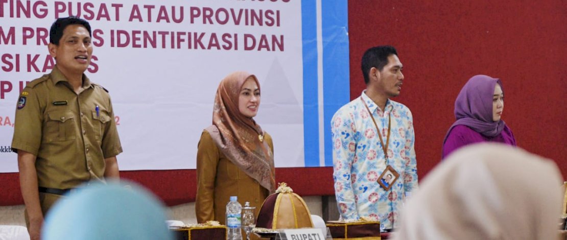Bupati Luwu Utara, Indah Putri Indriani, saat membuka secara resmi kegiatan Identifikasi Audit Kasus Stunting Tahap II, yang diselenggarakan BKKBN Provinsi Sulsel bekerjasama dengan DP3AP2KB Luwu Utara, Senin, 14 November 2022.