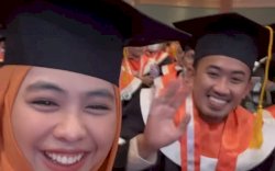 Kembali di Wisuda, Oki Setiana Dewi Resmi Raih 2 Gelar Doktor 