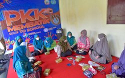 Sinergikan Program dengan Dinas Pariwisata Sulsel, PKK Gelar Membatik Goes to School di Benteng Rotterdam