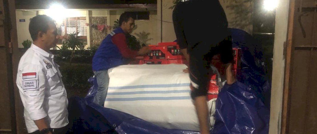 Gubernur Sulsel, Andi Sudirman Sulaiman, menginstruksikan tim dari Provinsi Sulsel untuk mengatasi terputus totalnya perbatasan Tinggi Moncong - Parangloe akibat tanah longsor, Rabu, 16 November 2022. Termasuk diantaranya Tim Tagana Dinas Sosial Sulsel, TRC BPBD Sulsel, dan Dinas PUTR Sulsel.