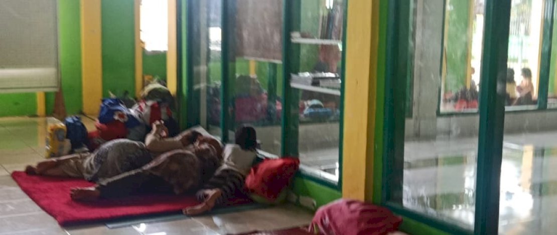 Intensitas Hujan Tinggi, 66 Orang Warga Perumnas Antang Mulai Mengungsi Intensitas Hujan Tinggi, 66 Orang Warga Perumnas Antang Mulai Mengungsi
